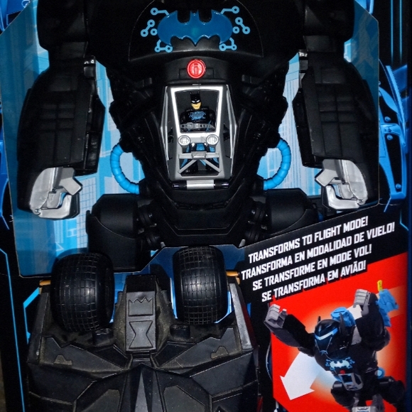 NEW $130 to $170 GIANT BATMAN ROBOT REMOTE TALKING SHOOTING+BATCAR - Picture 1 of 13